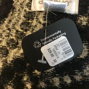 Super long and wide Avenue Scarf